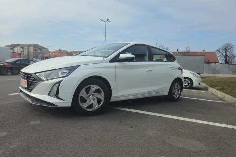 hyundai-i20-alb